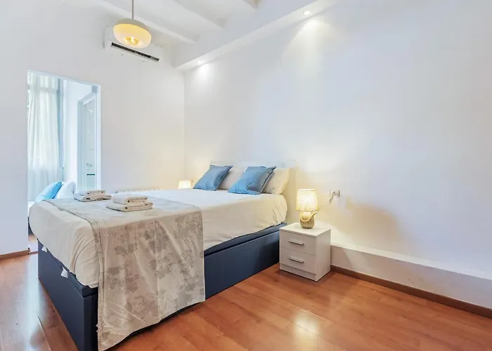Bright 2br In Clot Desk Fiber Wi-fi *